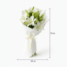 Белоснежный букет из трёх лилий