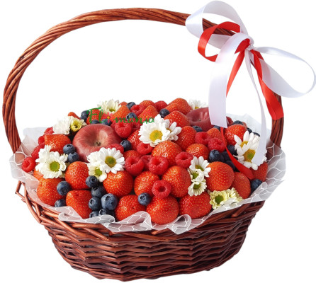 Корзина с клубникой, малиной и ромашками «Ягодное изобилие»